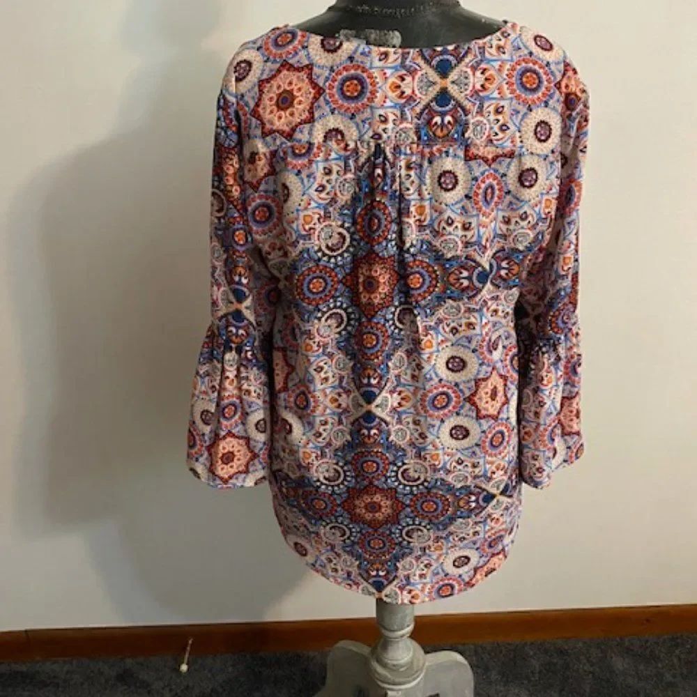 Valiere Stevens Multi-color V-neck 3/4 sleeves peasant tunic, size L - Picture 2 of 3